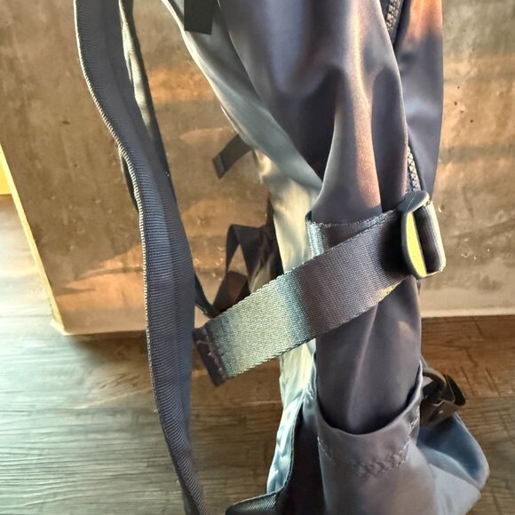 Lululemon New Crew Backpack 22L True Navy - Picture 9 of 9